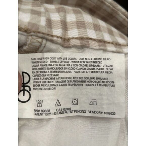 Gloria Vanderbilt All Around Slimming Amanda Shorts Women's Size 16 Plaid - Picture 5 of 5